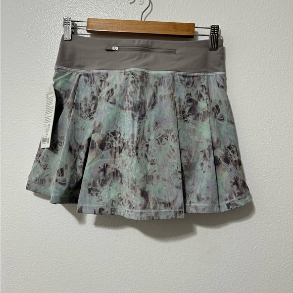 *SOlD* NWT Lululemon tennis skirt - Picture 4 of 5